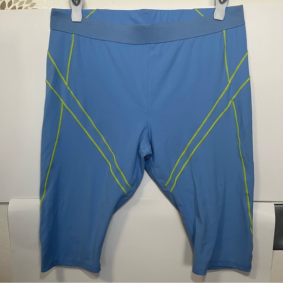 Fabletics- High-Waisted PureLuxe Contour Crop-4X - Picture 4 of 4